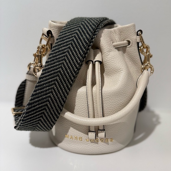 NWT Marc Jacobs medium bucket bag